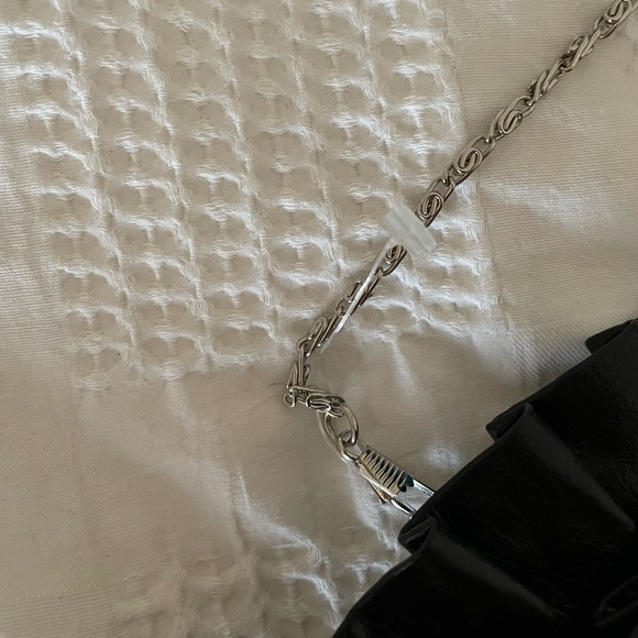 Black flower evening clutch handbag - Picture 8 of 12